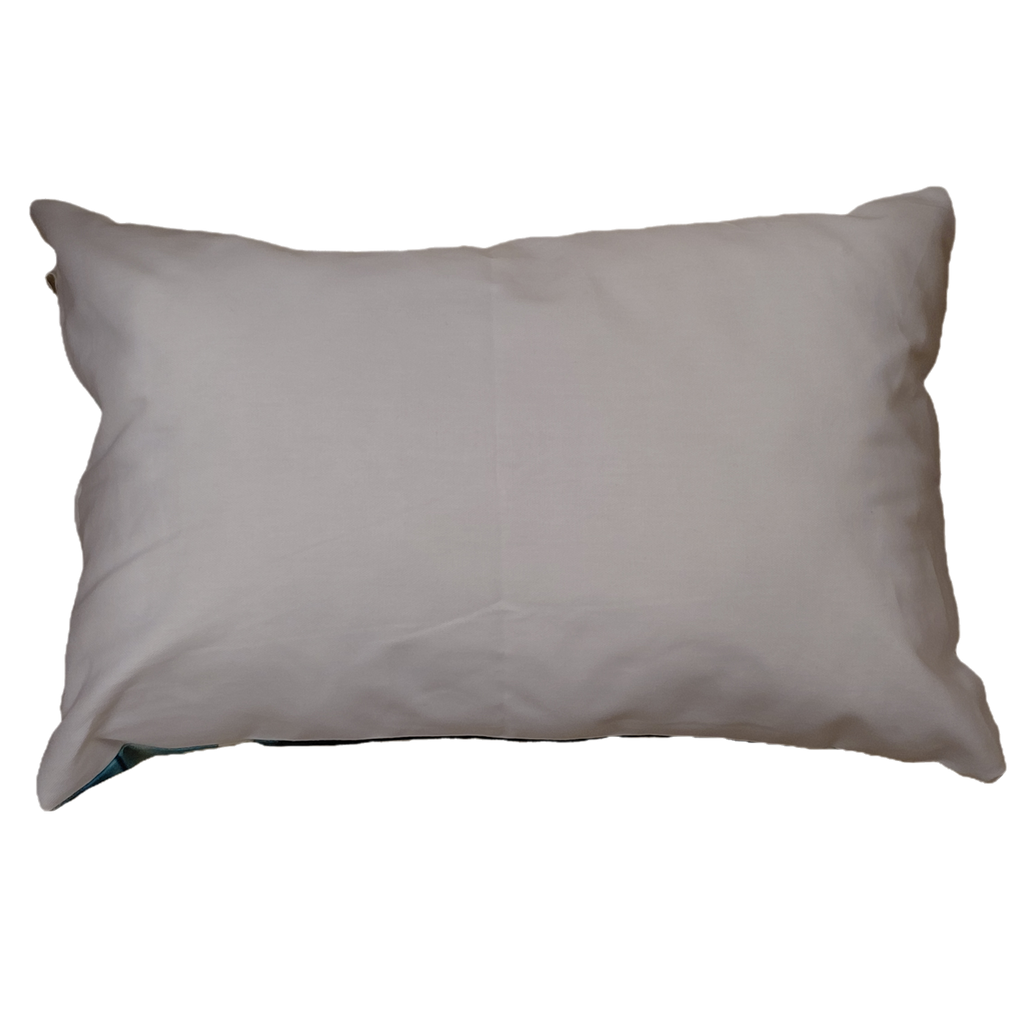 Cojín rectangular con motivos floreales