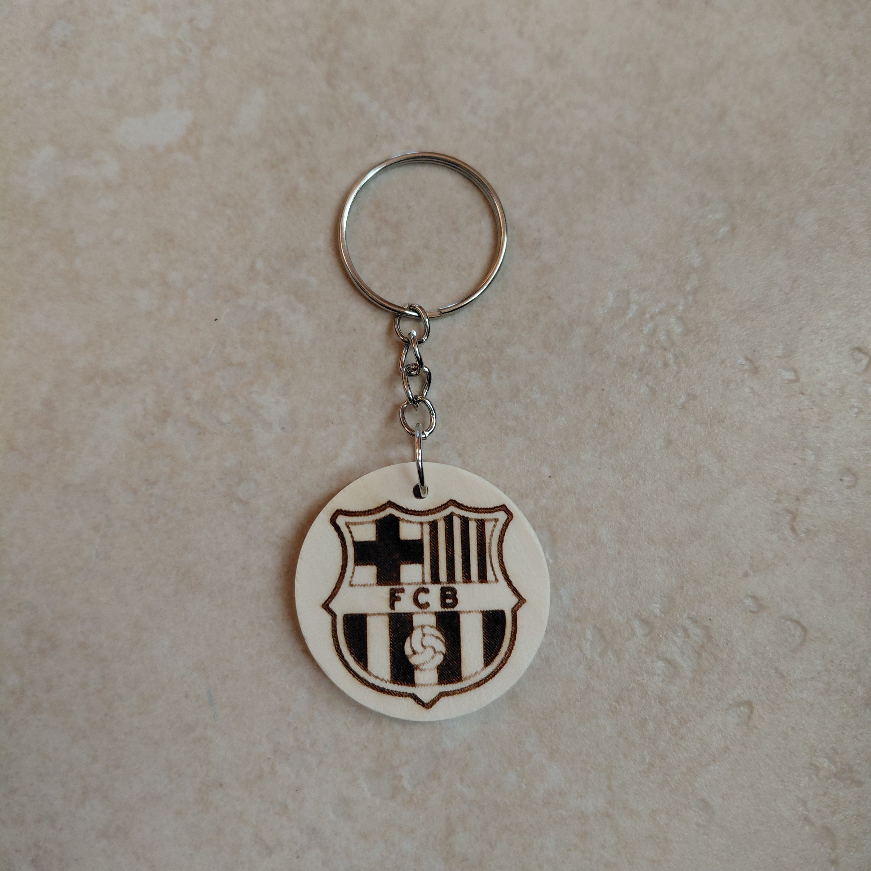 Llavero de madera grabado láser Barça