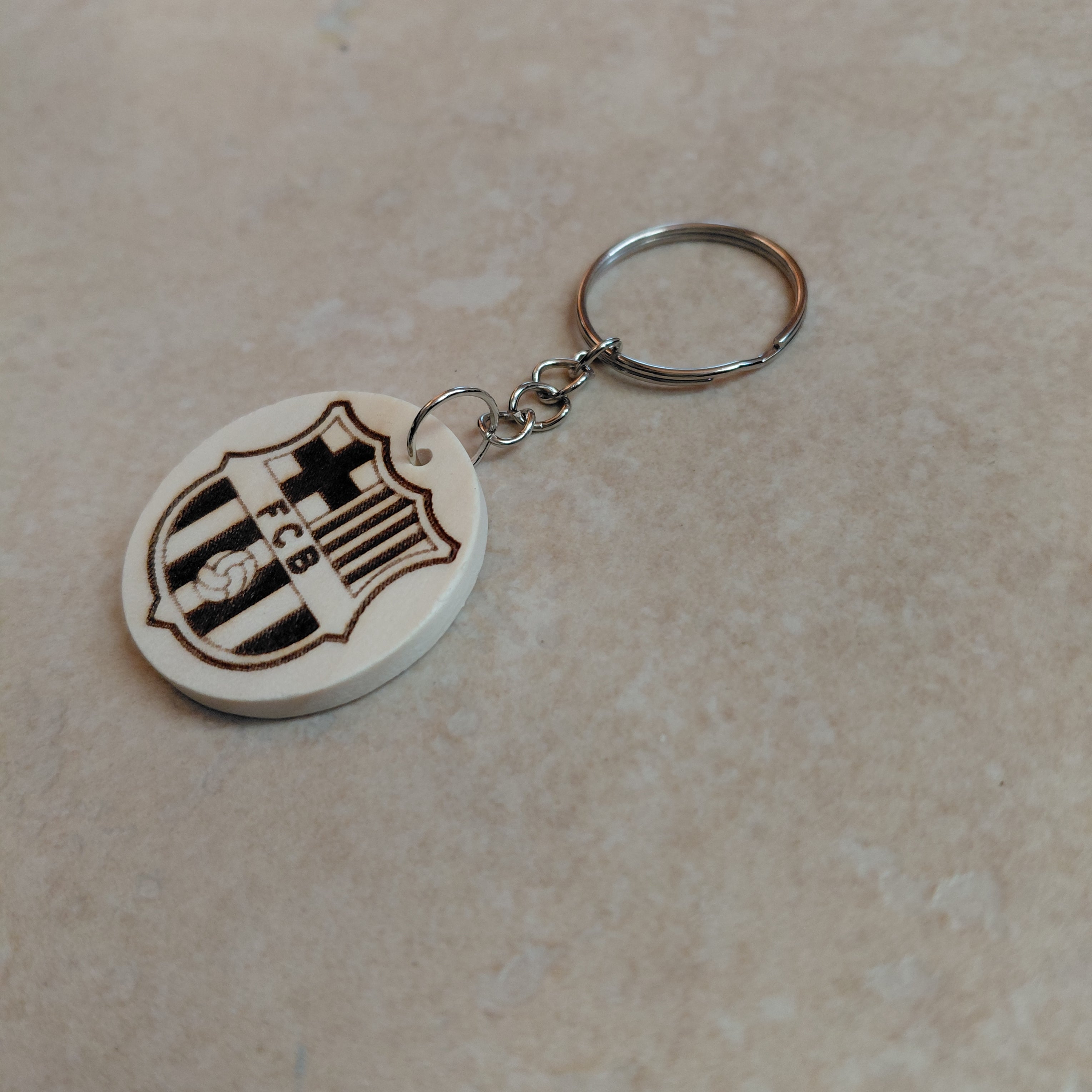 Llavero de madera grabado láser Barça