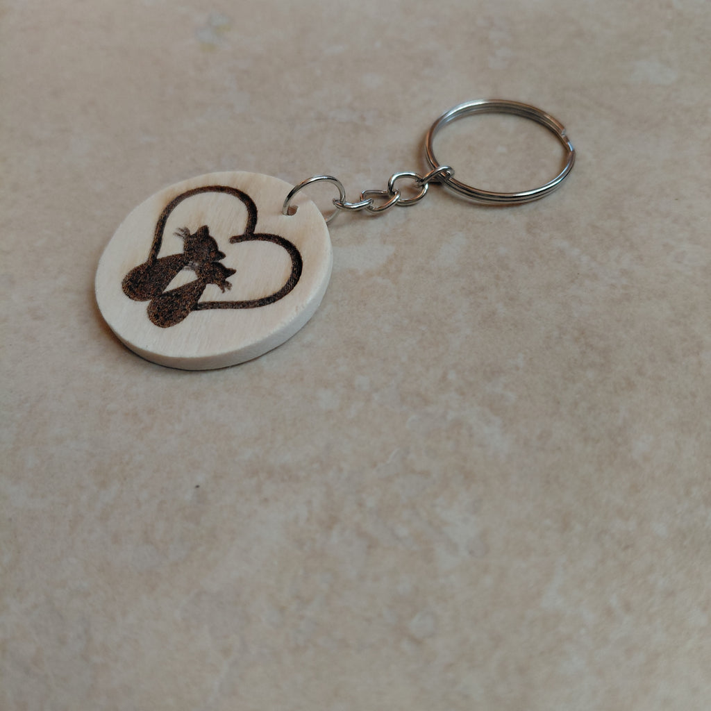 Llavero de madera grabado láser Gatitos enamorados