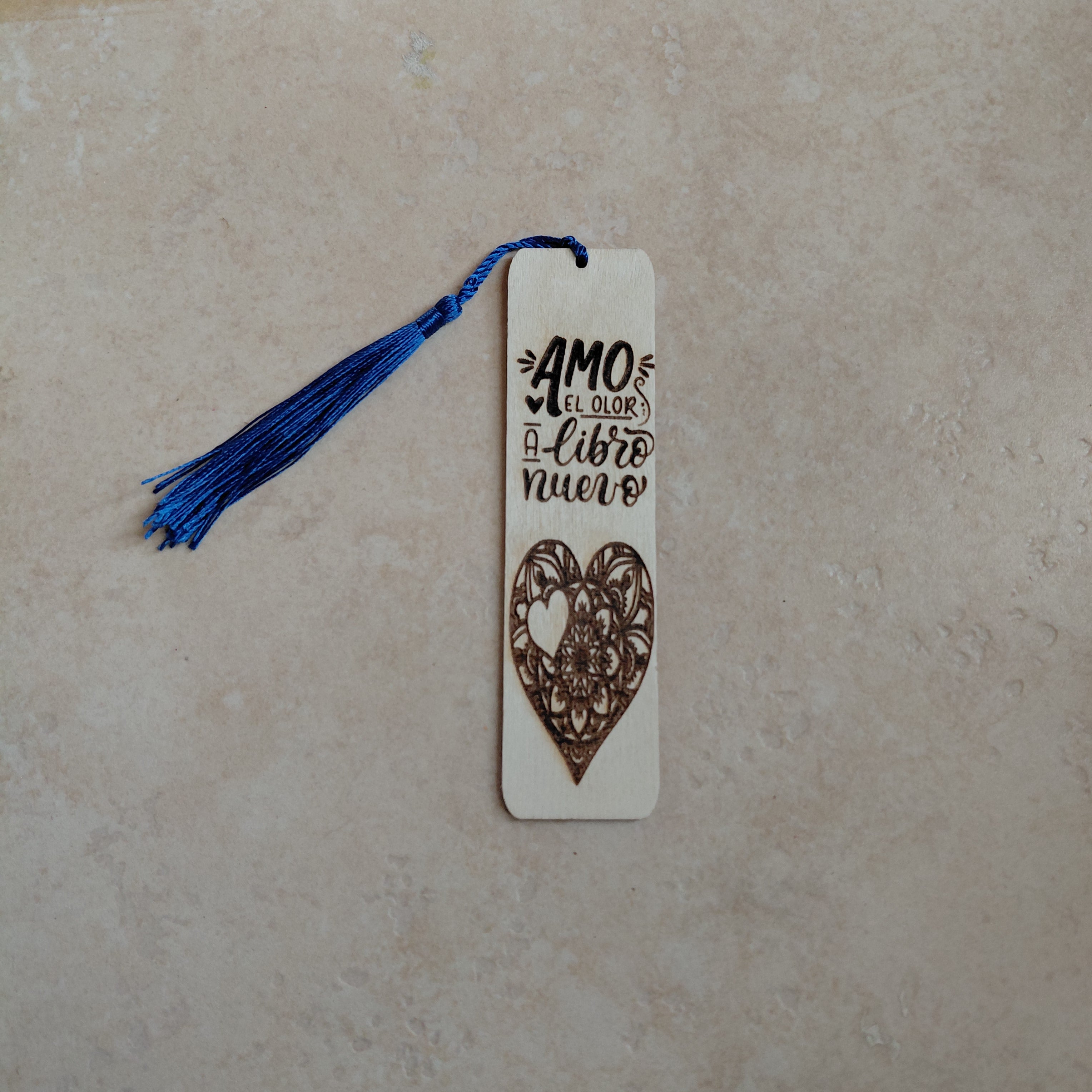 Marcapáginas de madera con grabado láser