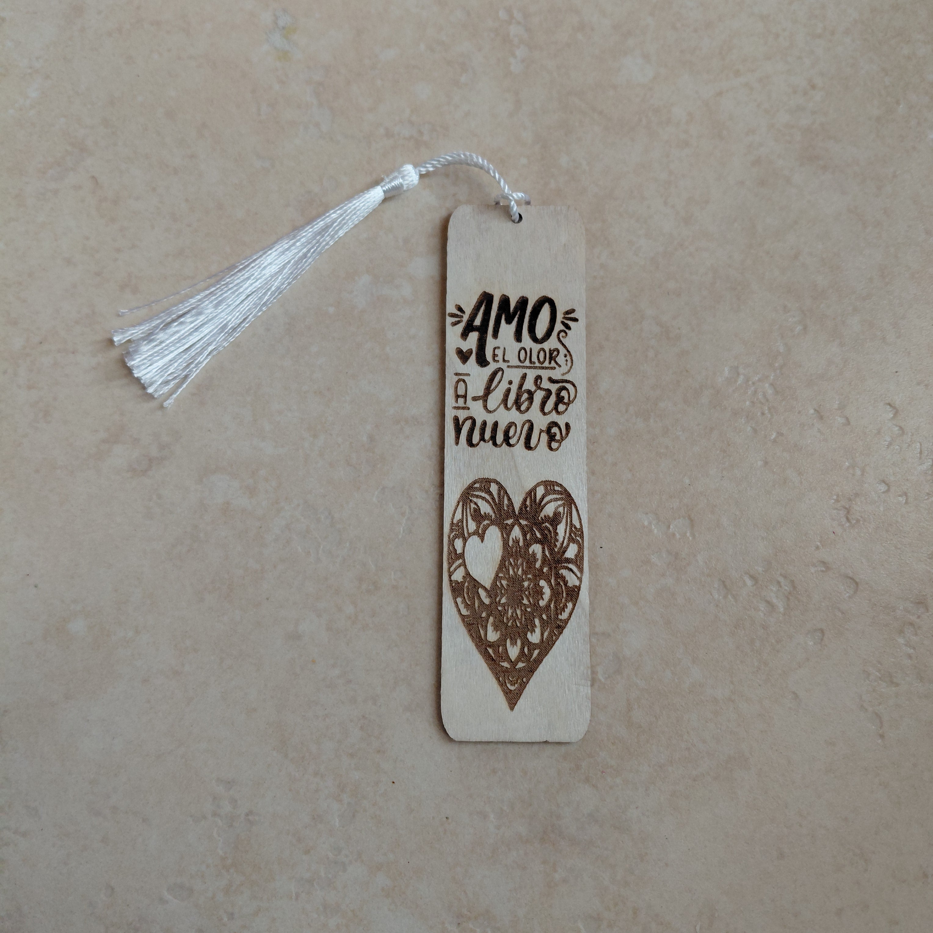 Marcapáginas de madera con grabado láser