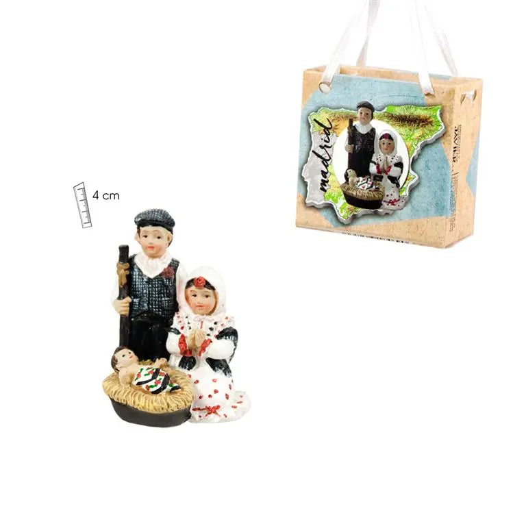 Mini nacimiento de 4 cm con trajes típicos madrileños y bolsita a conjunto. navidad belen decoracion